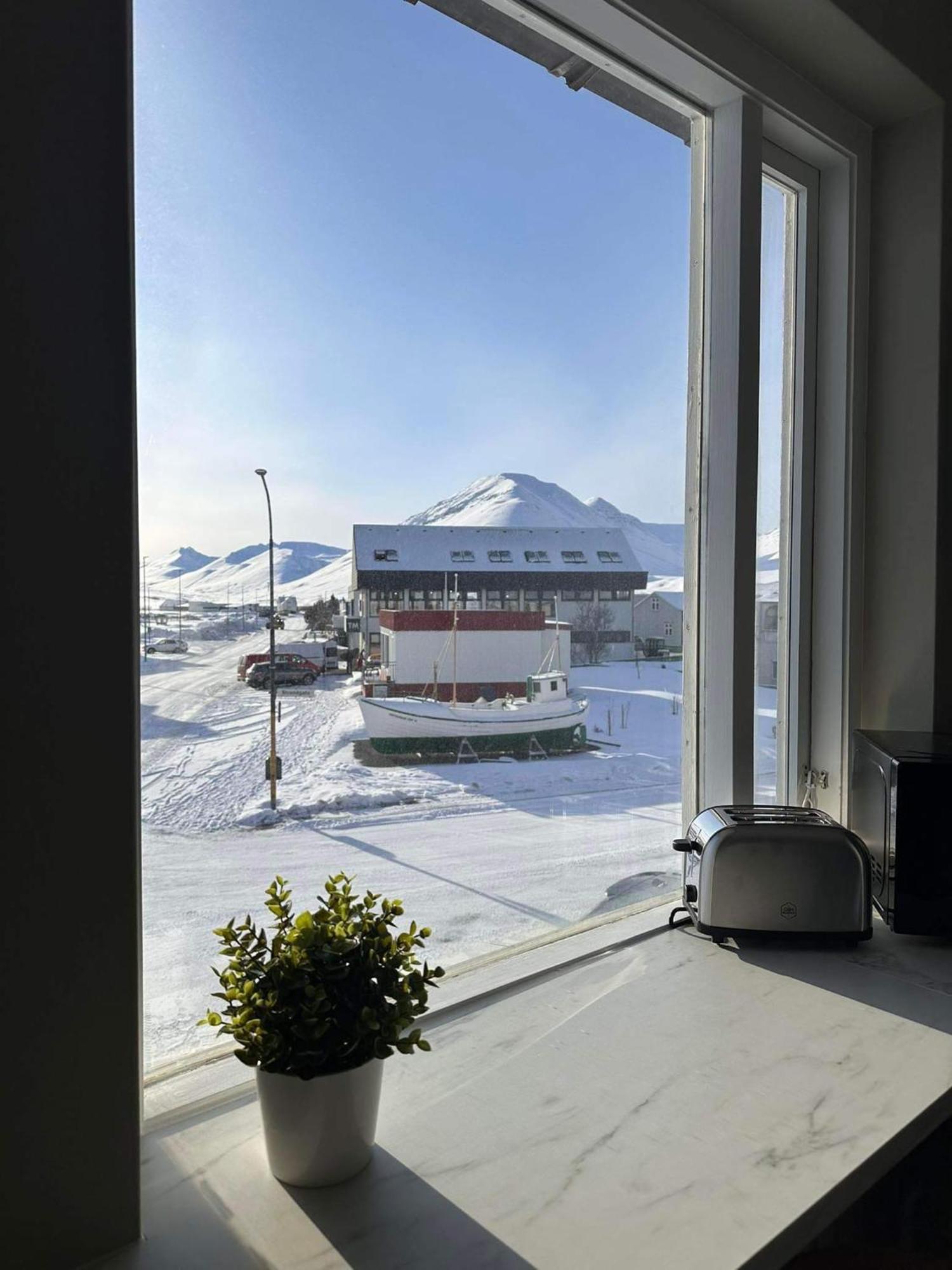 Klara Guesthouse Olafsfjordur Exteriör bild
